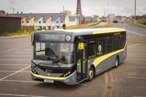 Alexander Dennis Enviro200 2015 года 